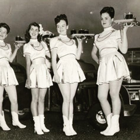 50s Sock Hop, Car Hop, Vintage Cars 1950s, Vintage Diner, Sock Hop, American Graffiti, Vintage Twins, American Diner, Bw Photo