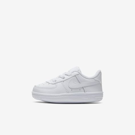 Ensemble Nike, Boys White Shoes, Nike Noir, Baby Bootie, Nike Force 1, Baby Nike, Toddler Nikes, Tenis Nike, Baby Shoe Sizes