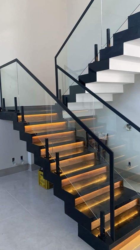 Mirror Stairs, Apartment Ideas For Men, Staircase Design Modern, Glass Stairs, Bathroom Decor Ideas Themes, Stairs Design Modern, Side Table Decor, Stair Case, Studio Apartment Ideas