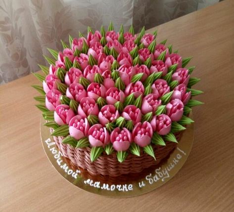 Tulip Cake, Torte Creative, Floral Cupcakes, Cake Decorating Piping, Creative Cake Decorating, Cake Photography, Easy Cake Decorating, Cake Decorating Designs, Buttercream Flowers