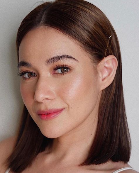 Bea Alonzo Hair, 2014 Tattoo, Bea Alonzo, Hair Bobs, Beautiful Human, Hair Png, Bob Hairstyles For Fine Hair, Hair Pictures, Elegant Hairstyles