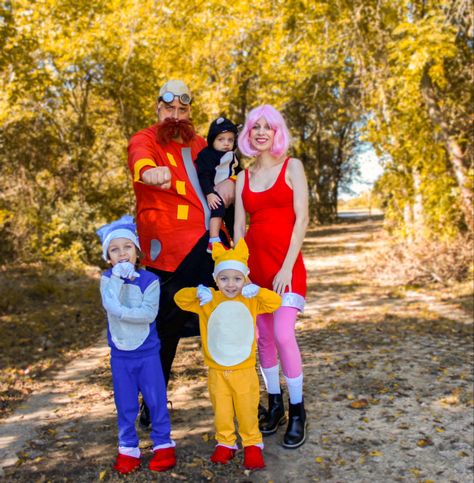 Sonic the hedgehog halloween family costumes Tails From Sonic Costume, Diy Amy Rose Costume, Sonic And Tails Halloween Costumes, Sonic The Hedgehog Family Halloween Costumes, Family Sonic Halloween Costumes, Sonic Costumes Diy, Sonic Group Costume, Amy Sonic Costume, Shadow The Hedgehog Halloween Costume