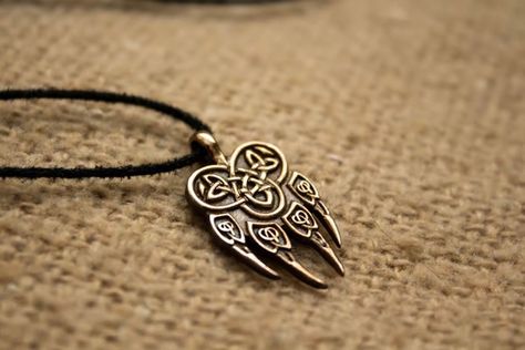 A talisman is usually defined as an item that has magical properties of some kind. Here is a simple process for how to charge a talisman effectively. Magical Abilities, Love Spells, Lucky Charm, How To Make Your, Easy Step, Step By Step Instructions, Make Your Own, Leather Bracelet, Step By Step