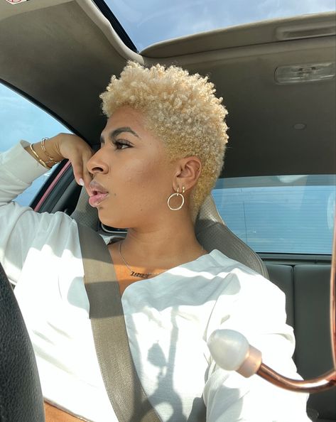 Tapered Fro, Twa Hair, Short Platinum Blonde Hair, Natural Hair Twa, Blonde Natural Hair, Short Natural Curly Hair, Short Natural Hair, Hair 4c, Short Shaved Hairstyles