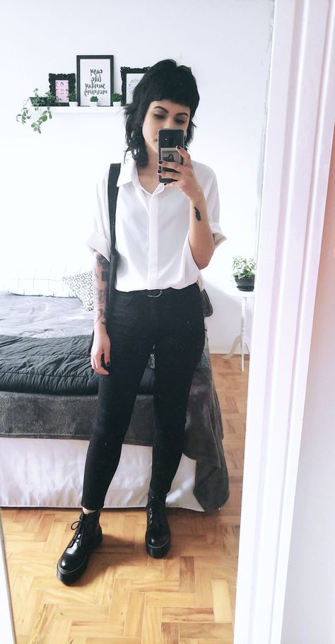 Rock And Roll Formal Outfit, Minimal Punk Style, Alternative Workplace Fashion, Punk Office Wear, Alternative Work Outfit Professional, Enby Outfits Work, Alternative Business Casual Outfits For Women, Rocker Office Outfit, Office Punk Work Outfits