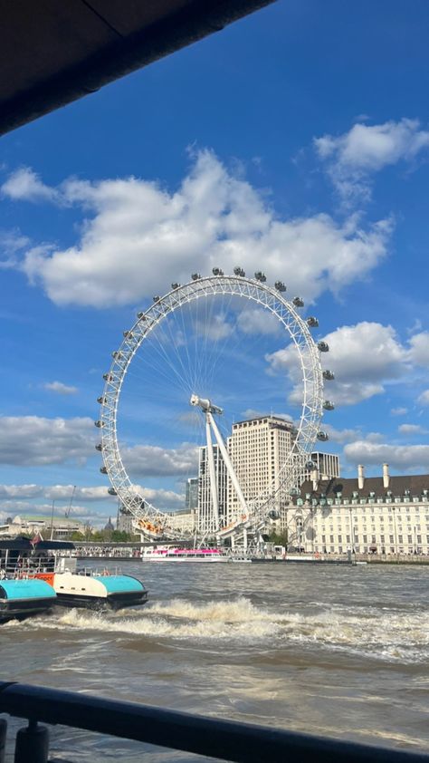 Sunny day in London by River Thames #london #londonlife #londres #londoneye #londonlife #riverthames #thames #river Goal Manifestation, London Travel Photos, Sunny London, Spy School, River Thames London, London Bucket List, Thames River, London Vibes, Uk Trip