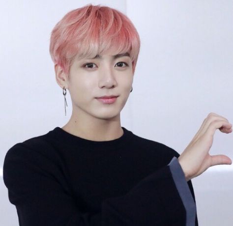 Jungkook Half Heart, Jungkook Heart Hand, Jungkook Heart, Half A Heart, Half Heart, Hand Heart, Matching Profile, Jeon Jungkook Photoshoot, Heart Hands