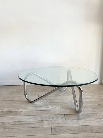 Nyc Coffee, Vintage Furniture Design, Coffee Table Size, Glass Top Coffee Table, Glass Coffee Table, Apartment Inspiration, Coffee Table Design, Dream House Decor, Interior Inspo