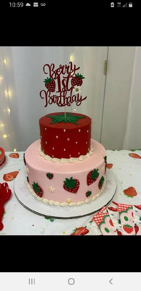 Strawberry Shortcake Photoshoot 1st Birthdays, Berry Sweet Birthday Cake, Strawberry Shortcake Smash Cake 1st Birthdays, Small Strawberry Smash Cake, Strawberry Cake For Baby Girl, Strawberry Shortcake 21st Birthday, Berry First Birthday Cake, Strawberry Cake Decorations, Sweet Birthday Cake