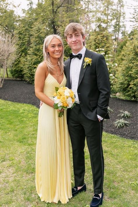 Yellow Prom Dress Simple, Preppy Prom Dresses Yellow, Preppy Prom Dresses Long, Pastel Yellow Formal Dress, Prom Dresses Preppy, Yellow Prom Dress Couple, Prom Yellow Dress, Prom Dress Preppy, Preppy Prom Dress