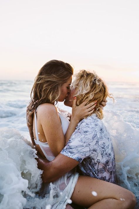 Couple Beach Pictures, Couple Beach Photos, Photos Bff, Beach Wedding Photography, Image Nature, Couple Session, Beach Engagement Photos, Rachel Mcadams, Photo Couple