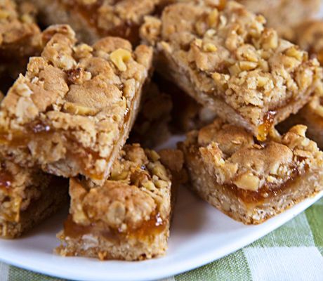 From the kitchen of One Perfect Bite... Here is another bar cookie to add to your cookie collection. While I usually include this on my C... Apricot Bars Recipe, Jam Bar, Apricot Oatmeal, Oatmeal Crumble Bars, Apricot Bars, Oat Bar Recipes, Oatmeal Crumble, Tidal Waves, Holiday Dishes