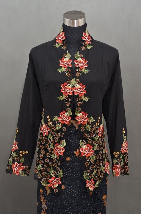 This delicate piece was created in 1995 in Pulau Pinang, Malaysia by Malaysia Craft Entrepreneur. Click on the link to learn more! Kebaya Malaysia, Traditional Outfits, Culture Art, Bell Sleeve Top, Long Sleeve Blouse, Fashion Outfits, Women's Top, Clothes