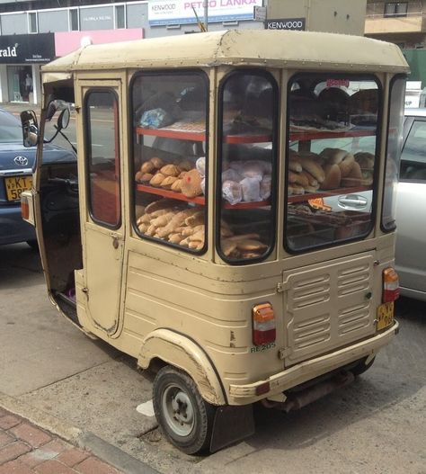 Gerobak Dorong, Food Truck Design, Food Cart, Truck Design, Old Car, Cute Cars, Cafe Design, Food Truck, Van Life