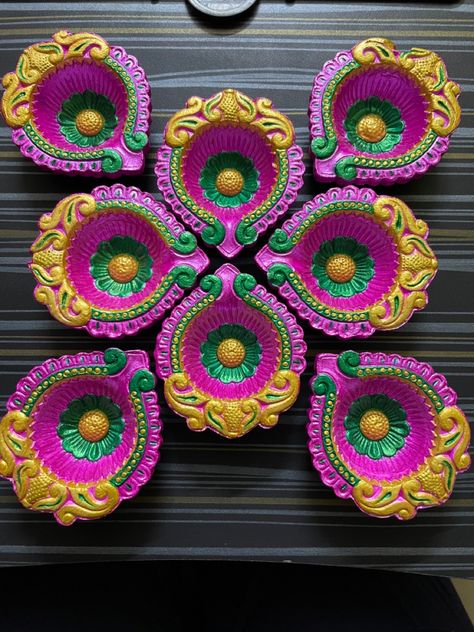 Panti Painting, Diyas Painting, Diya Colouring Ideas, Diya Paintings For Diwali, Diya Colouring, Diy Diyas, Diy Diwali Lanterns, Decorative Diya, Akash Kandil