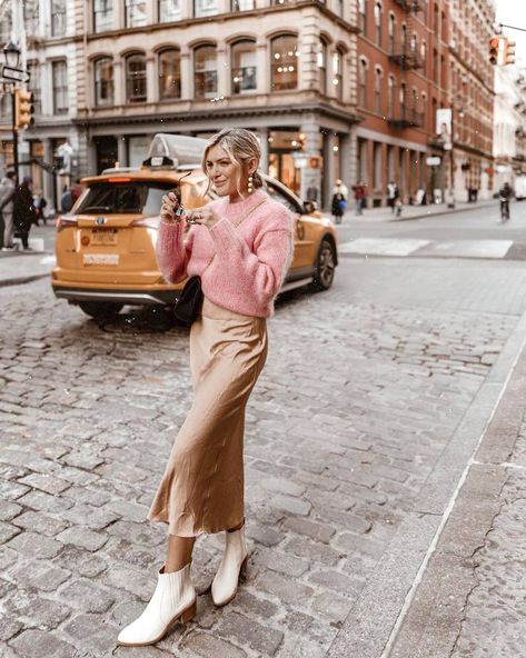 You'll See These 7 NYC Winter Outfits on Repeat This Year | Who What Wear Mode Coachella, Winter Outfits Nyc, Casual New Years Eve Outfits, Nyc Winter Outfits, Outfits Nyc, Silvester Outfit, Nyc Winter, Nyc Outfits, Chic Winter Outfits