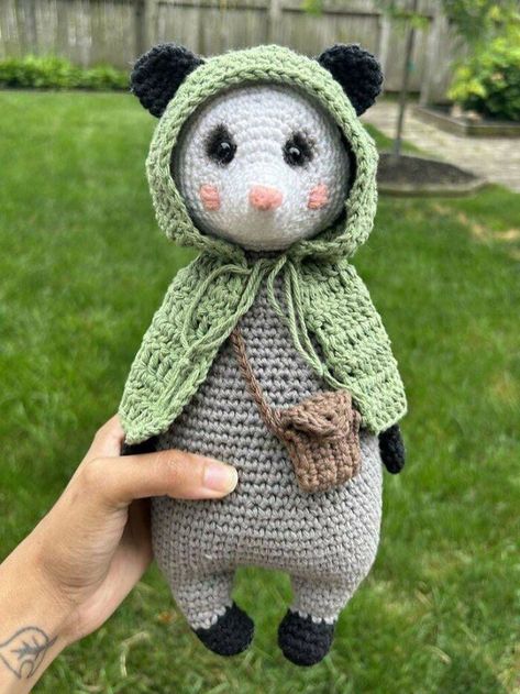 Made This Little Opossum For A Friend And She Loved It Opossum Crochet, Whimsical Crochet, Gift Ideas Crochet, Free Crochet Sweater, Crochet Dog Patterns, Dog Patterns, Crochet Holiday, Crochet Gift Ideas, Crochet Needlework