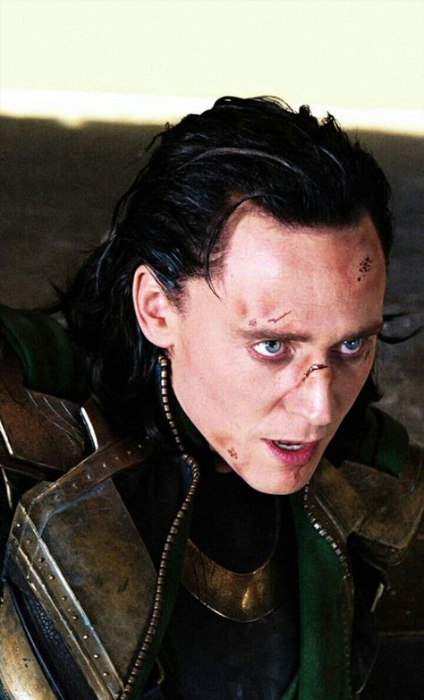 Loki Movie, Loki Aesthetic, Funny Tom, Loki Wallpaper, Loki God Of Mischief, Loki Avengers, Marvel Photo, Marvel Avengers Funny, Clint Barton