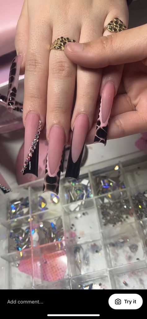 Long Acrylic Nails Coffin Summer Simple, Nail Discount Ideas, Simple Long Acrylic Nail Designs, Basic Nail Inspo Acrylic, Cute Basic Nails Acrylic, Baddie Nail Inspo Acrylic, Baddie Nail Sets, Nail Black Design, Baddie Nails Instagram Long