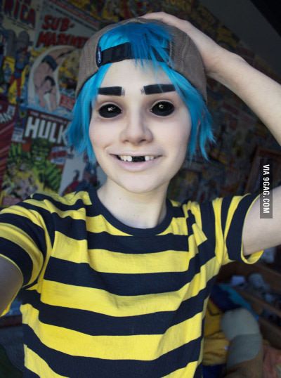 2-D, Gorillaz cosplay (by criedwolves) 2d Gorillaz Cosplay, Gorillaz Costume, 2d Costume, Gorillaz Cosplay, Manga Costume, 2d Gorillaz, Cosplay Tumblr, Fitness Shirts, Gorillaz Art