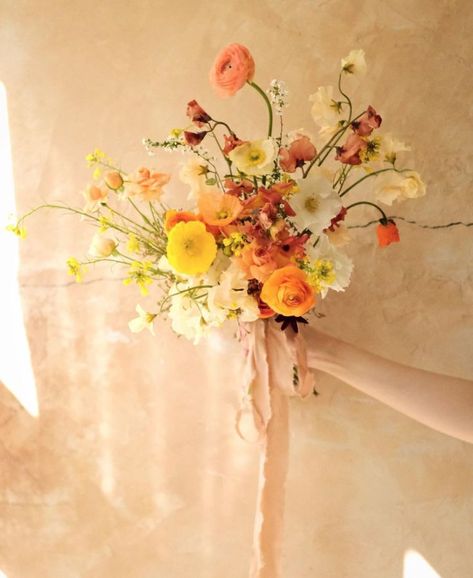 Loose Wedding Bouquets Summer, Fall Poppy Bouquet, Poppies Arrangement, Bright Fall Flowers, Orange Bridal Bouquet Summer, August Bouquet Wedding, California Poppy Bouquet, Poppy Bridal Bouquet, Sunset Bouquet