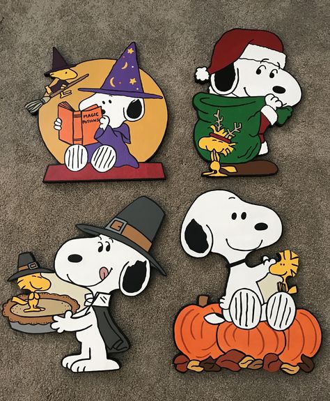 Snoopy yard art for the seasons.  Halloween, thanksgiving and Christmas Snoopy Yard Art, Snoopy Halloween Decorations, Snoopy Crafts, Halloween Yard Art, Peanut Gang, Charlie Brown Thanksgiving, Wood Yard Art, Charlie Brown Halloween, Christmas Yard Art