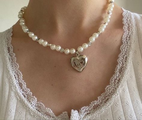 Coquette Necklace, 2000s Jewelry, Ethereal Jewelry, Silver Pearl Jewelry, Coquette Cottagecore, Y2k Jewelry, Beaded Necklace Designs, Fairy Necklace, Jewelry Accessories Ideas