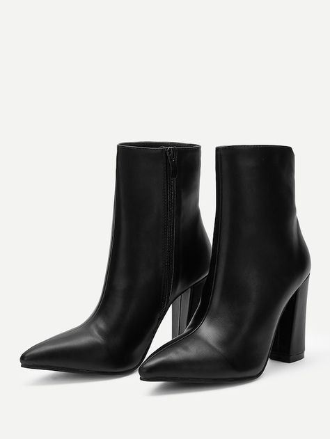 Elegant Shoes Boots, Black Point Boots, Pointed Black Boots, Formal Boots Women, Pointed Toe Boots Outfit, Half Boots Women, Black Pointy Boots, Pointed Boots Outfit, Heeled Boots Outfit