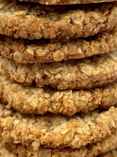 A stack of homemade oat biscuits Cookies Recipes Uk, Oats Biscuits, Homemade Hobnobs, Aga Recipes, Oat Biscuits, Biscuits Homemade, Oat Slice, Oat Cookie Recipe, Veggie Ideas