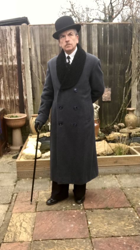 Old Gentleman Style, 6 Button Suit Mens Fashion, Victorian Overcoat, 1920s Suit, Mens Wool Overcoat, British Style Men, Overcoat Men, Herren Style, 1920 Fashion