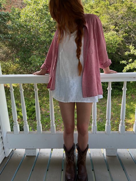 outfit inspo farmgirl ethelcain lanadelrey cowgirl texas Texas Outfit Aesthetic, Coquette Cowgirl, Cowgirl Outfits, Farm Girl, Outfit Aesthetic, Texas, Outfit Inspo