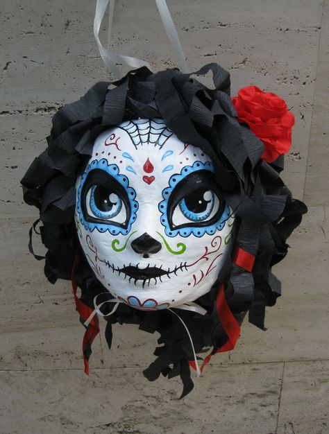 Sugar Skull Pinata Halloween Pinatas, Halloween Pinata Ideas, Halloween Piñatas, Balloon Pinata, Halloween Pinata, Halloween Makeup Sugar Skull, Birthday Pinata, Day Of The Dead Party, Piñata Ideas