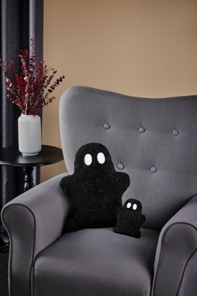 Get your home ready for some haunting style when you put out this black ghost and baby pillow set! These adorable pillows are the perfect fun ghostly decor to set just the right mood. Includes: 2 Pillows Dimensions: 15" H x 13.5" W and 6"H x 5.5" Material: Polyester Care: Spot clean Imported Crochet Ghost Pillow, Spooky Room Aesthetic, Cozy Halloween Bedroom, Yard Decoration Ideas, Baby Pillow Set, 200 Aesthetic, Sew Halloween, Halloween Bedroom Decor, Halloween Creatures