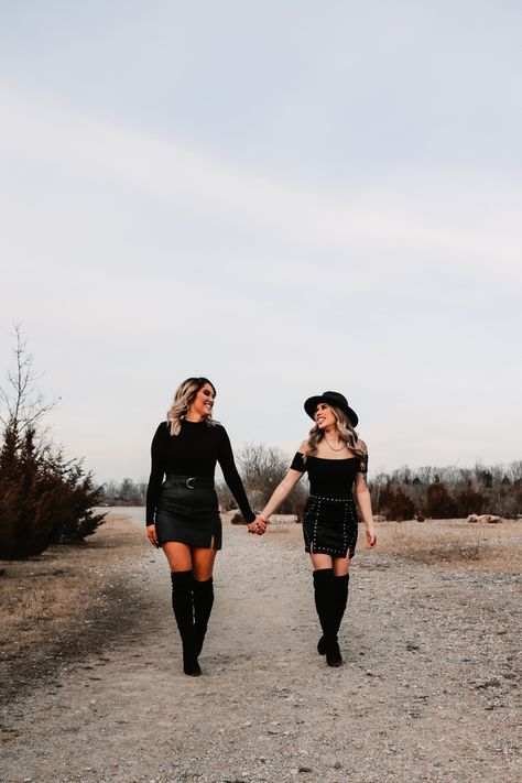 Best Friend Photoshoot Desert, Rip To My 20s Photoshoot With Friends, Friendaversary Photoshoot, Best Friend 30th Birthday Photoshoot, Spooky Bestie Photoshoot, Fall Photoshoot Best Friends, Adult Best Friend Photoshoot, 20s Photos, Thirty Photoshoot