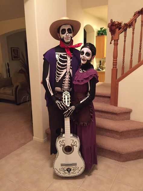 Hector From Coco Costume, Hector Costume Coco, Coco Couple Costume, Coco Custome Ideas, Disney Coco Costume, Coco Characters Costume, Miguel Coco Halloween Costume, Coco Costumes Family, Coco Family Halloween Costumes