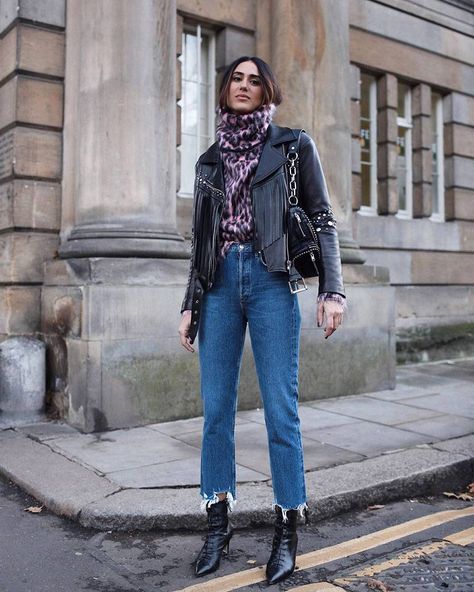 5 Winter Outfits Featuring Black Ankle Boots and Jeans | Who What Wear Winter Denim Outfits, Black Booties Outfit, Jeans Trend, Boots Outfit Ankle, Jeans Outfit Winter, Look Jean, Jean Jacket Outfits, Booties Outfit, Denim Outfits