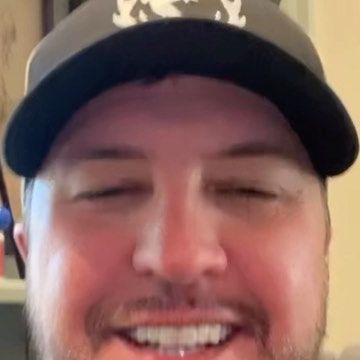 Luke Bryan Official on Instagram: "Don’t miss @linabryan3’s #pranksmas tomorrow to see how it all went down. @e3foundation @officialbuckcommander" Funny Luke Bryan, Luke Bryan Selfie, Like Bryan, Luke Bryan Wife, Luke Bryan Family, Luke Bryan Recent Picture, Zach Bryan Military Picture, Luke Bryan Pictures, Luke Bryan