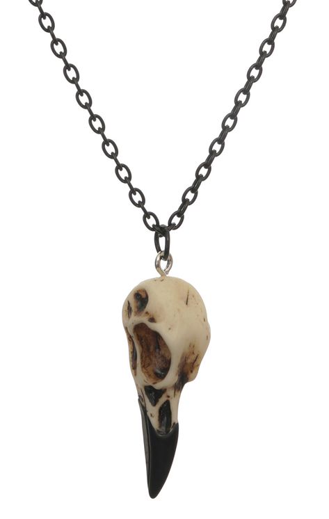 Remis en stock / Back in stock: Raven skull resin necklace black chain pagan occult goth Prix: 11.90 #new #nouveau #japanattitude #necklaces #colliers #necklace #jewelery #skull #beige #offwhite #beak #chain #raven #black #gothic #rock #occult #witchy #off-white Owl Skull, Crow Necklace, Raven Skull Necklace, Raven Skull, Steampunk Gears, Witchy Fashion, Home Clothing, Gothic Rock, Gothic Steampunk