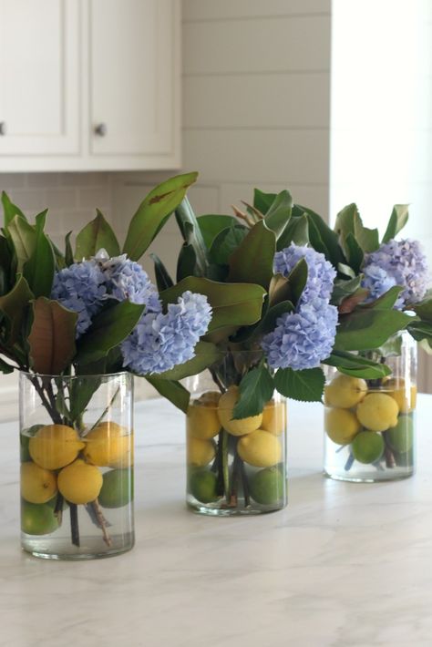 A Simple Kitchen Island Centerpiece that Screams Spring Hydrangea Cuttings, Hydrangea Flower Arrangements, Summer Flower Arrangements, Cactus Terrarium, Tafel Decor, Dinner Party Summer, Deco Floral, Garden Care, Hydrangea Flower