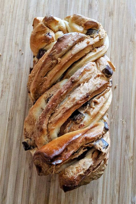 Twisted Bread, Yeast Bread Rolls, Brioche Dough, Jewish Holiday Recipes, Babka Recipe, Chocolate Babka, Yeast Breads, Braided Bread, Challah