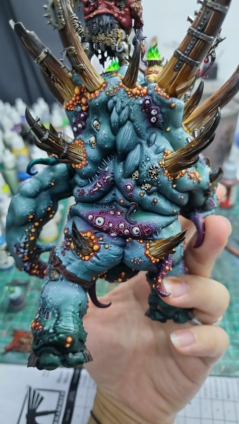 Nurgle Diorama, Maggotkin Of Nurgle, Miniature Making, Warhammer Chaos, Miniatures Painting, Texture Skin, Dnd Mini, Warhammer Miniatures, Art Toys Design