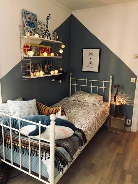 Painting Half Wall, Foster Bedroom, Colour Block Wall, Small Boys Room, Half Painted Walls, Boy Room Paint, Paint Patio, Townhouse Decor, Feature Wall Bedroom