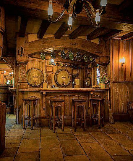 Taverna Medieval, Pub Interior Design, Urban Industrial Decor, Dragon Green, Casa Hobbit, Pub Interior, Pub Design, Man Cave Basement, Home Pub