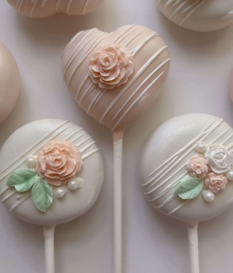 Mother’s Day Cake Pop Idea, Bridgerton Cake Pops, Fancy Cake Pops Ideas, Mother’s Day Cake Pops, Floral Cakepops, Mothers Day Cake Pops, Bridal Cake Pops, Floral Cake Pops, Rustic Wedding Shower Cake