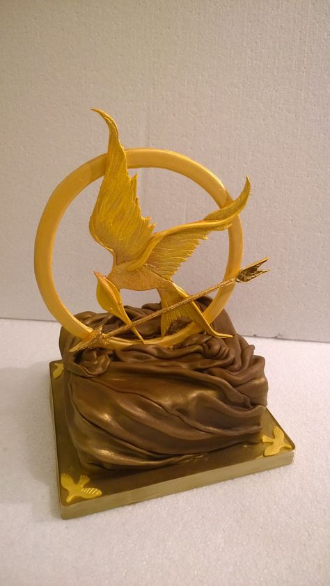 The Hunger Games Birthday Party, Hunger Games Dinner Party, Hunger Games Party Invitations, Hunger Games Cakes Birthdays, Hunger Games Cake, 74th Hunger Games Arena, Harry Potter Birthday, Birthday Party Cake, Party Cakes