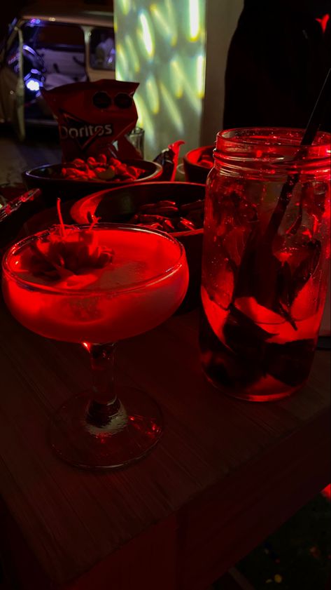 Drinks Mocktail, Red Drinks, Mocktails, Dark Red, Rose Wine, Alcoholic Drinks, Wine, Collage, Drinks