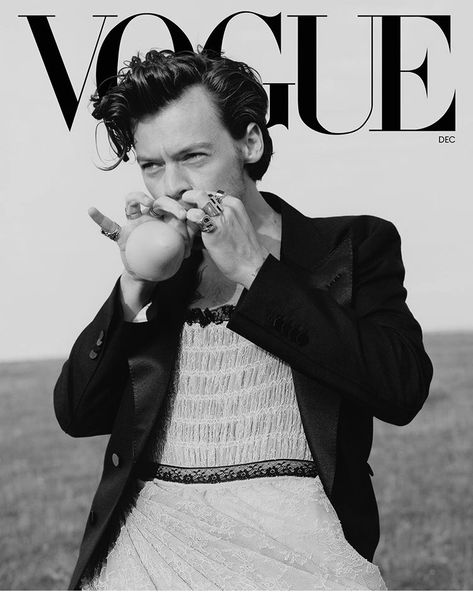 Harry Styles Vogue, Harry Styles Photoshoot, Grunge Posters, Harry Styles Poster, Black And White Photo Wall, Harry Styles Aesthetic, Harry Styles Wallpaper, Poster Room, Harry Styles Pictures