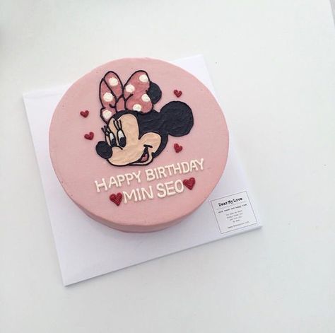 Minnie Cake Ideas, Entertaining Desserts, Buttercream Cake Designs, Minnie Cake, Korean Cake, Mini Tortillas, Mini Cakes Birthday, Cake Decorating Frosting, Cartoon Cake