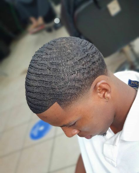 Taper Waves Haircut, Black Men Haircuts Short Fade, Barber Haircuts Fade, Black Man Haircut Fade, Fade Haircut Women, 360 Waves Hair, Husband Hair, Types Of Fade Haircut, Waves Hairstyle Men