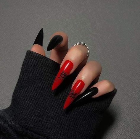 Halloween Long Nails, Art Guide, Punk Nails, Goth Nails, Grunge Nails, Stiletto Nails Designs, Nails 2023, Fire Nails, Pretty Acrylic Nails